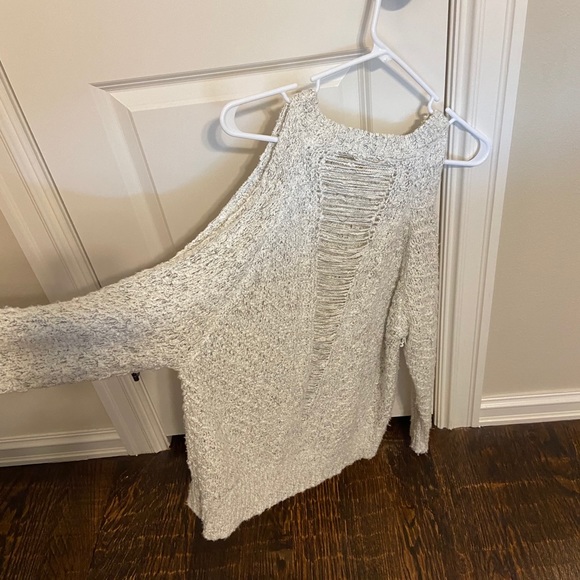 Sweater - Picture 3 of 4